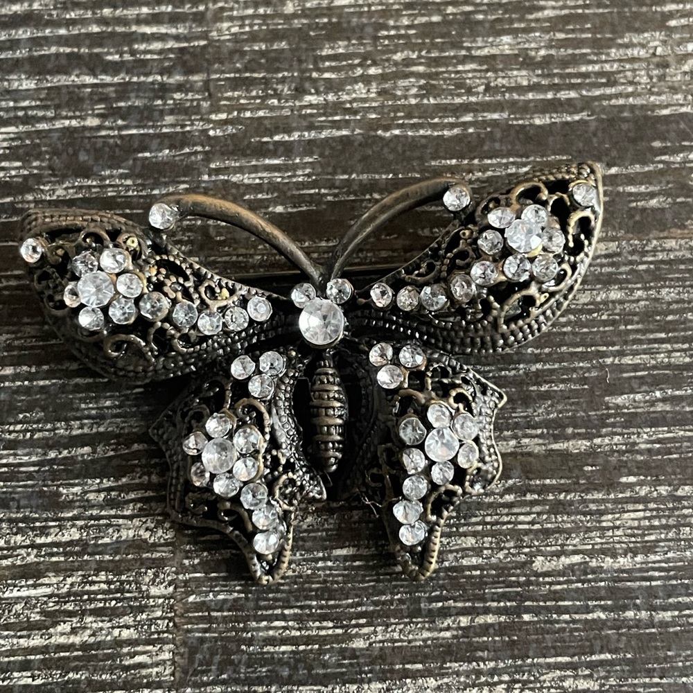 Butterfly Brooch; costume jewelry; vintage